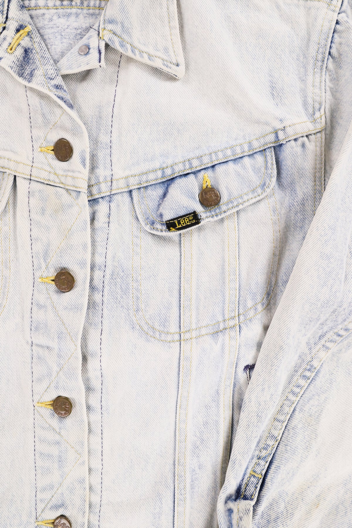 Vintage Lee x Looney Tunes Taz Light-acid-wash Denim Jacket